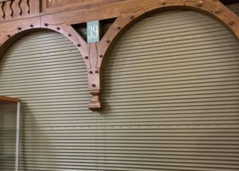 Nowe oblicze krakowskich Sukiennic! Historyczne żaluzje wracają w wielkim stylu