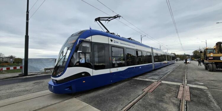 Tramwaje wracają na most Grunwaldzki! Kraków gotowy przed Wszystkich Świętych