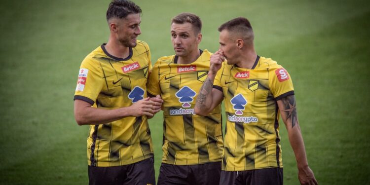 Wieczysta Kraków znów bez punktów! Stal Rzeszów wygrywa po golu w ostatniej minucie