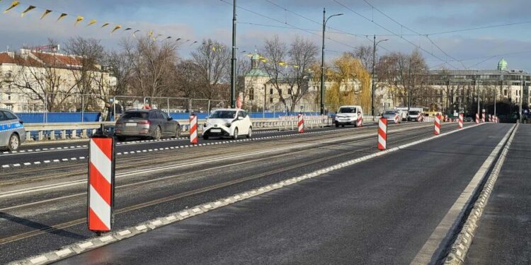Most Grunwaldzki otwarty wcześniej niż zapowiadano. Kierowcy mogą już korzystać z przeprawy