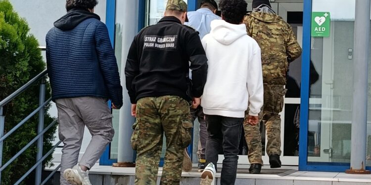 Wjechali na nieważnych wizach i zostali na prawie pół roku. Teraz muszą wyjechać!