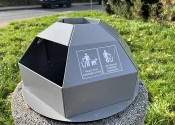 Kraków walczy z zaśmiecaniem miasta. Setki nakładek na śmietniki budzą kontrowersje