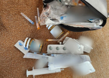 Szokująca seria zgonów młodych kobiet. Policja rozbija gang, który handlował lekami z recept „na lewe dane”