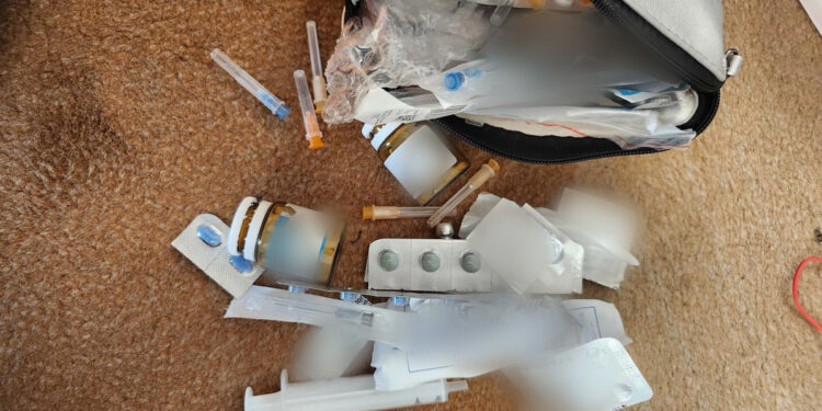 Szokująca seria zgonów młodych kobiet. Policja rozbija gang, który handlował lekami z recept „na lewe dane”