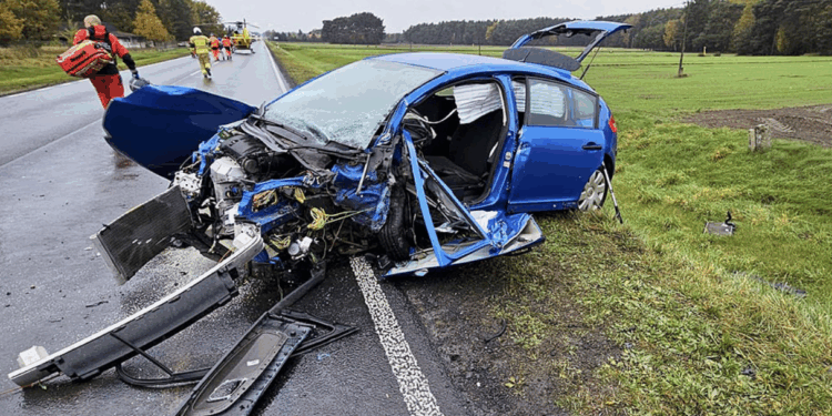 Poważny wypadek w Kalwarii Zebrzydowskiej! Zderzenie dwóch aut sparaliżowało ruch na DK52