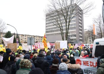 Gorący protest w Krakowie: prezydent Miszalski staje po stronie mieszkańców w sprawie S7
