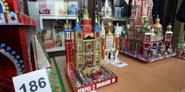 Magiczny czwartek w Krakowie. Na Rynku pojawią się wyjątkowe szopki, jakich nie zobaczysz nigdzie indziej