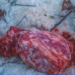130 kg mięsa porzucone w regionie. Szokujące odkrycie i pilne ostrzeżenie służb