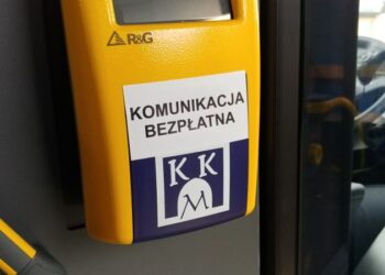 Smog w Krakowie. Miasto reaguje darmową komunikacją przez cały dzień