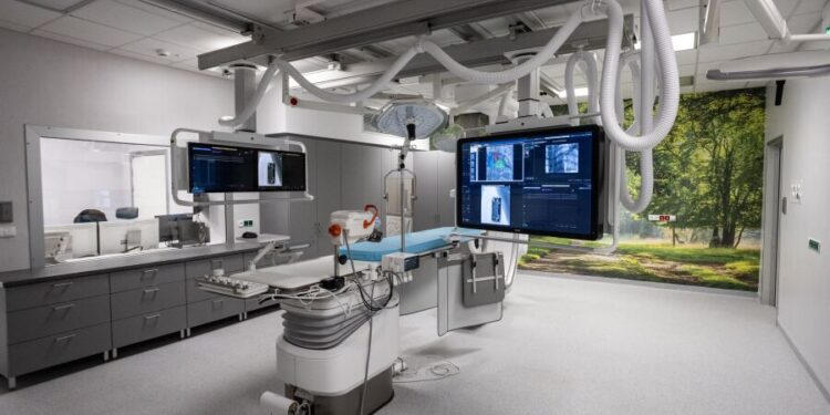 Kraków leczy się inaczej niż jeszcze rok temu. Szpital Uniwersytecki bije rekordy, prywatne placówki rosną w siłę