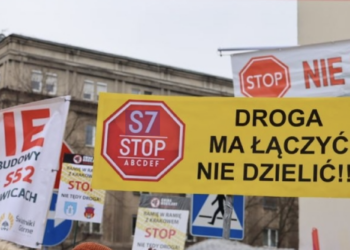 Transparenty zamiast blokad. Mieszkańcy szykują protest nad Zakopianką