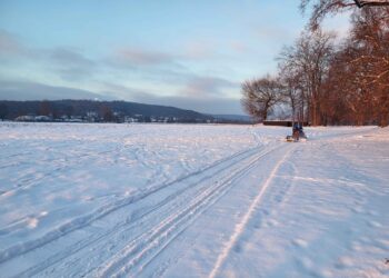 Na krakowskich Błoniach wytyczono pierwszą trasę narciarską