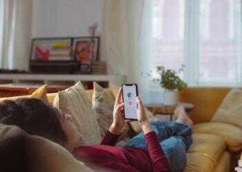 Randkowa znajomość zamieniła się w koszmar. Mieszkaniec powiatu myślenickiego padł celem internetowego szantażu