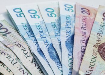 Znalazł portfel z gotówką i nie zawahał się ani chwili. Postawa 13-latka z Bochni robi wrażenie