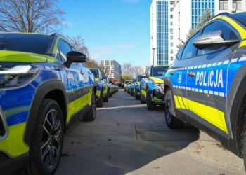 Kraków i Małopolska z rekordowym wsparciem dla Policji. 326 nowych radiowozów wyjechało na ulice