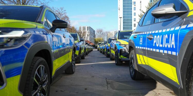 Kraków i Małopolska z rekordowym wsparciem dla Policji. 326 nowych radiowozów wyjechało na ulice