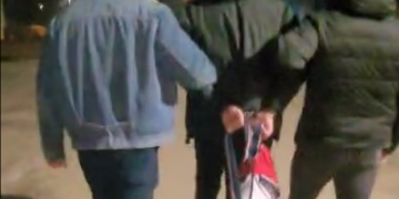 Znany fotograf z Warszawy zatrzymany. Małopolscy „łowcy głów” z Krakowa w akcji