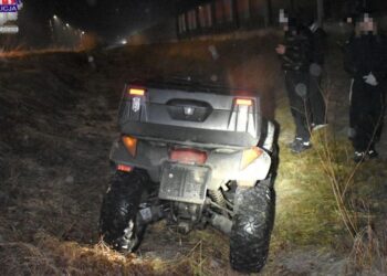 Pościg jak w filmie akcji. Policyjny pościg w Lubniu pod Myślenicami. Quad z nastolatkami zakończył jazdę w rowie
