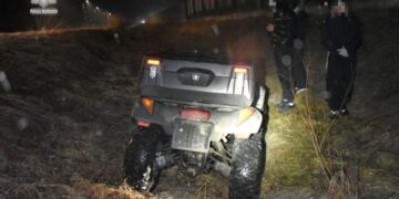 Pościg jak w filmie akcji. Policyjny pościg w Lubniu pod Myślenicami. Quad z nastolatkami zakończył jazdę w rowie